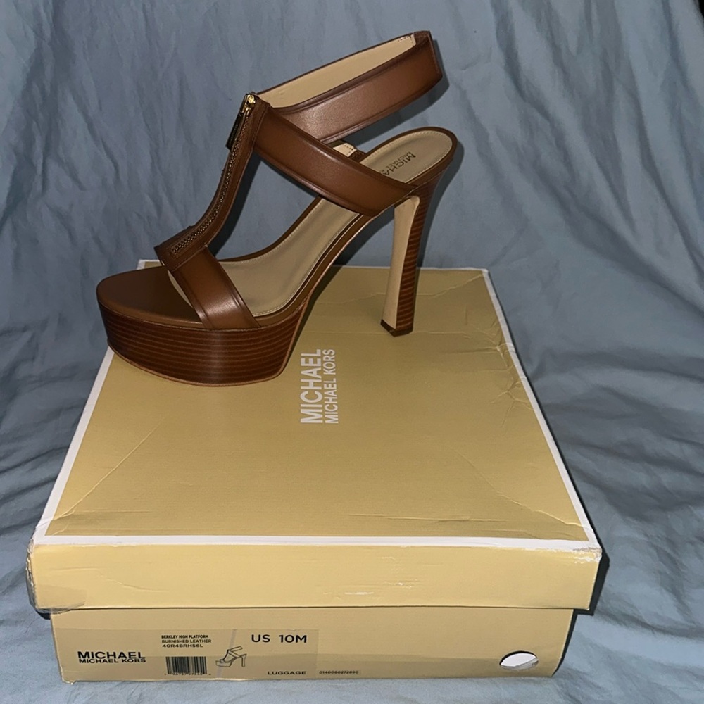 BRAND NEW MICHAEL KORS!